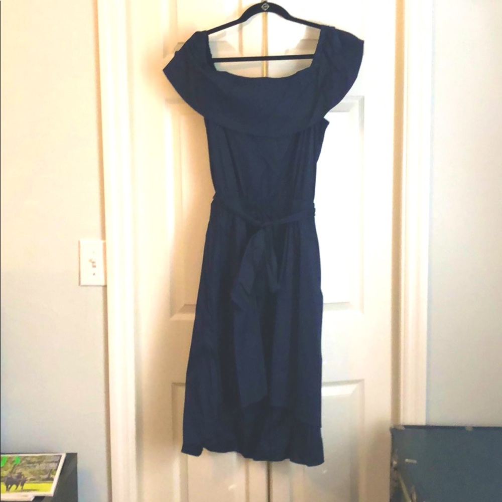 Navy dress, perfect for Spring!